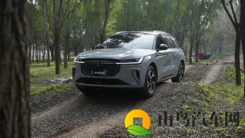 豪华SUV横评：试完 6 大场景，我选了 “不偏科” 的航海家-3