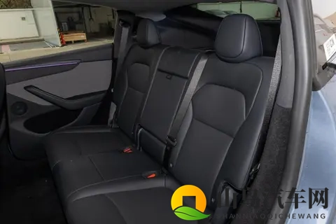 纯电续航821km，支持L2级辅驾，Model Y上新长续航后轮驱动版！-3