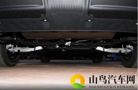 标配四轮独悬，可选后驱_四驱，奇瑞风云T11实力怎样？-2