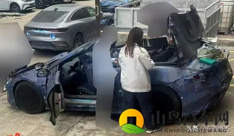 腾势Z敞篷版谍照曝光!软顶设计_32秒破百,或售30万级-1