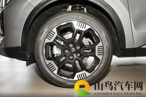 988万元起售，全系均搭载15T+7DCT，2025款领睿该怎么选？-1