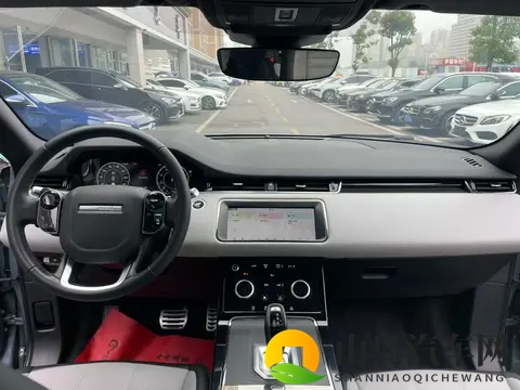 1398万,圆你豪华SUV梦——准新路虎揽胜极光-3