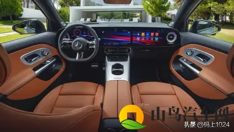 梅赛德斯奔驰新GLB内饰大改!三联屏+可变天窗,后排空间升级-3