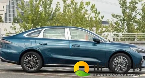 轴距加长105mm还敢上15T？吉利帝豪这次真的拼了！-3