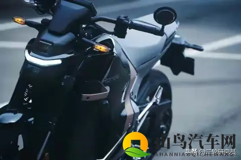 本田WN7和传统燃油摩托，谁才是未来骑行的王者？-3