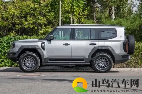 这台30万级SUV到底有多硬核！轴距为2870mm，值得购买吗？-2