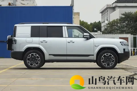 家用SUV怎么选？方程豹钛7这些细节让全家出行更舒心，你关注了吗-3