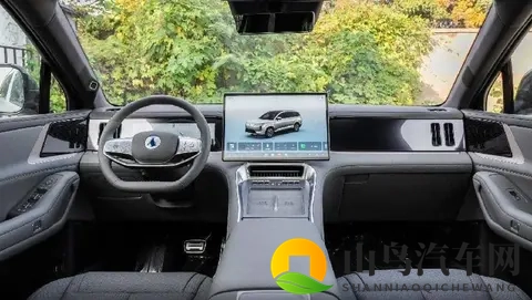 腾势N8L DM正式上市：豪华六座SUV，2998万起享多重专属权益-2