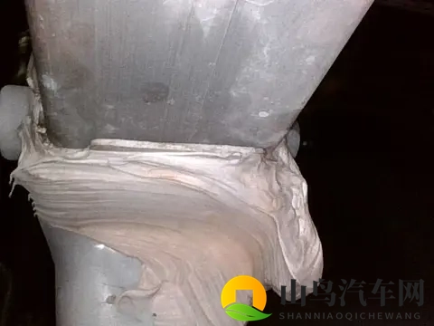 17万拿下行政座驾？2018款奔驰E300L还能战几年？-3