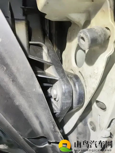 19万多拿下17年保时捷Macan GTS,体验性能SUV的乐趣-3