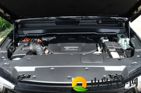 juliaann 大屁股：JuliaAnn性感身材引人注目-2