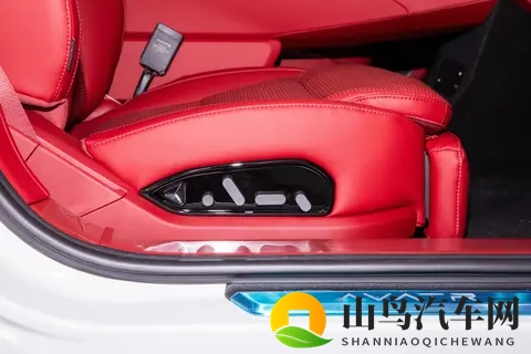 阿维塔上“硬菜”!4激光雷达+双零重力座椅,这车到底有多香?-3