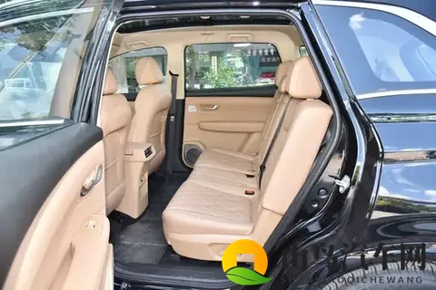 蓝电E5 PLUS：12万级SUV新标杆，适合全家人的高性价比之选-2