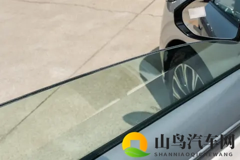 1599 万起 + 上市优惠！东风奕炫 eπ008 五座版，家用 SUV 新选择-3