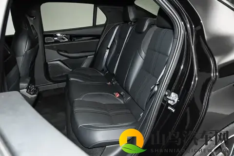 272马力+爱信8AT，提速65秒，限时1038万起，全新领克03如何？-1