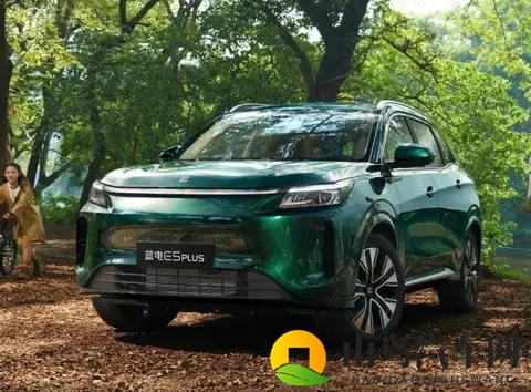 够大够舒适？蓝电E5 PLUS能成家用SUV新选择吗？-3