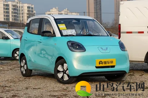 五菱宏光 MINIEV 全系对比：8 款车型怎么选？这两款实用性拉满-1