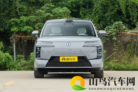 腾势N8L DM试驾：3198万元起售，能装下三代人欢乐的大六座SUV-1