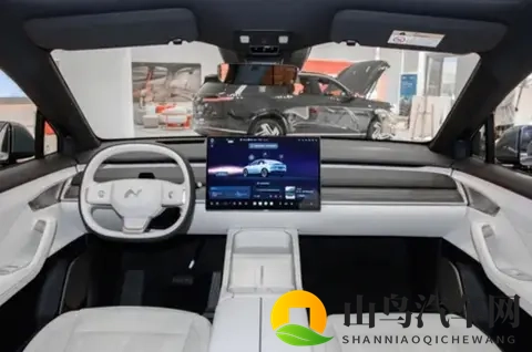 家庭用车的真实考验:乐道L60如何化解带娃出行的每一个痛点?-3