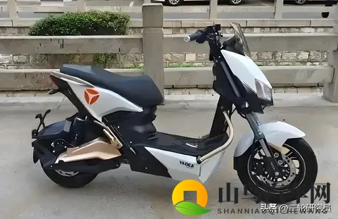 选电摩别乱买！雅迪X5这3个优势，让你通勤一周一充还倍儿有面-3