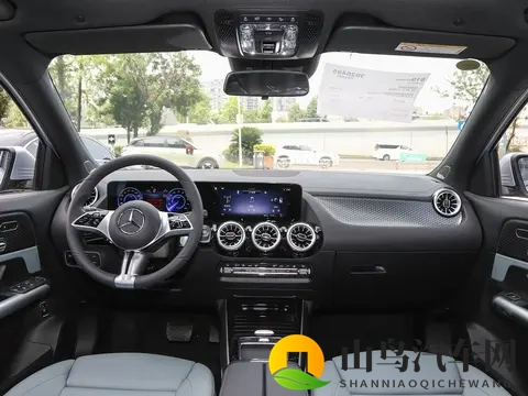 奔驰纯电SUV成“价格屠夫”,售价下探至146万起,纯电续航619Km-3