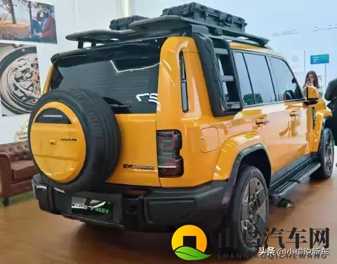 奇瑞一“大号SUV”来了，长得像路虎卫士+混动引擎，走平价路线-1