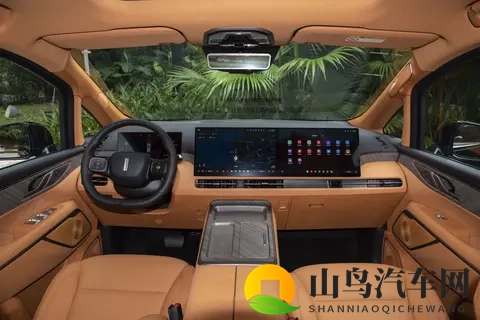 30 万内选 MPV 纠结？魏牌高山7 开了 1 个月，这些细节比想象中实在-1