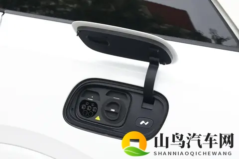 从家庭需求出发，乐道 L90 六座 Ultra 版实用价值解析-3