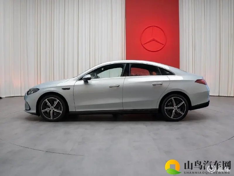 久热只有精品：豪华车、家轿、新能源、SUV，盘点汽车市场热门车型-1