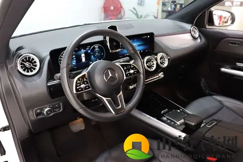 22年奔驰GLA，2万公里一手车，16万多开走豪华SUV！-3