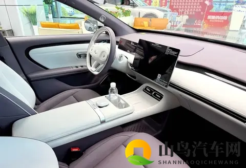 长安启源A06上市:1099万起,配激光雷达+800V快充!-1