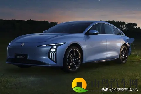 打扑克叫疼的软件：智能驾驶软件：安全护航，未来已来-3