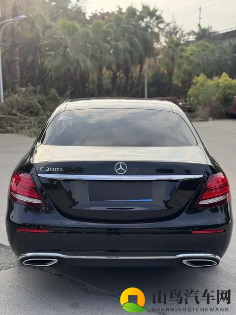 juliaann最猛一次：超级跑车赛道挑战，驾驶者极限体验！-3