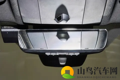 皇冠陆放2026款，双擎车型，4款车型有何不同？-1