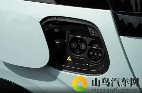 影音成人：未来座舱，重塑你的出行生活-1