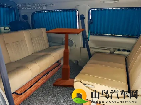 闺蜜扒开我的腿用毛笔折磨我：闺蜜恶作剧，用毛笔戏弄我双腿-3