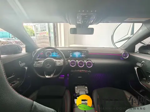 22款奔驰CLA轿跑，4万公里，16万不到体验优雅运动风-2