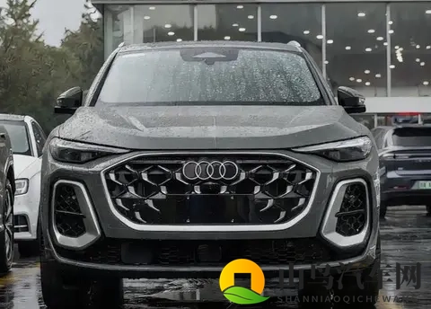 4米8车身+华为乾崑!新奥迪Q5L实拍,272马力太香了-1