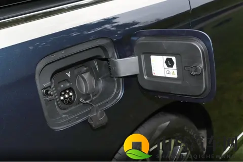 一对三胎家庭的真实选择:26款岚图梦想家PHEV-3