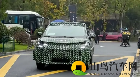 零跑 A10 谍照突袭！全新 A 系列首车，会是下一个爆款吗？-2