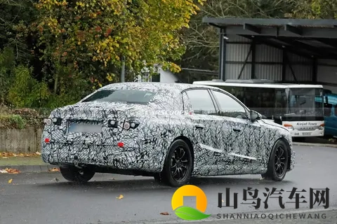 有望2027年发布 纯电动奔驰E级谍照曝光 造型回归传统-1