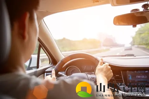 新手刚拿驾照、记住这关键的16条口诀！让你秒变老司机-2