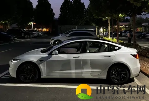 3.0.3每天无限次破解版大全华为：华为全新破解版：汽车技术无限畅享，未来驾驶体验大揭秘-2