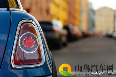 为什么说开车犹豫是大忌，有很大的安全隐患？-1