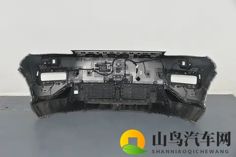 深蓝S05拆车：超大前备箱、超高集成度，10万多的车就有了！-3