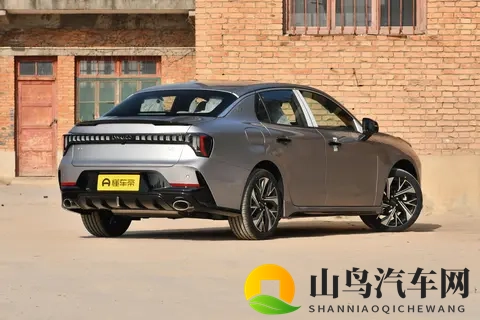 领克03 2026款 15TD DCT Plus：均衡实力与实用体验-1