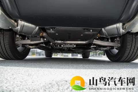 选 2026 款 Macan 不迷茫:传统与科技属性分析 60 万预算选择思路-3