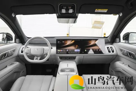 深蓝S09与蓝山，都是华为系6座SUV，家用选哪个更合适？-3