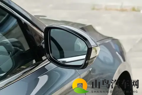 配置对标20万级？10万级燃油家轿给出了答案-2