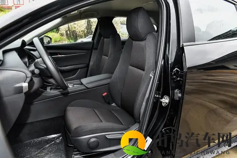2025款马自达3昂克赛拉：紧凑型轿车市场的“操控与均衡”标杆-3